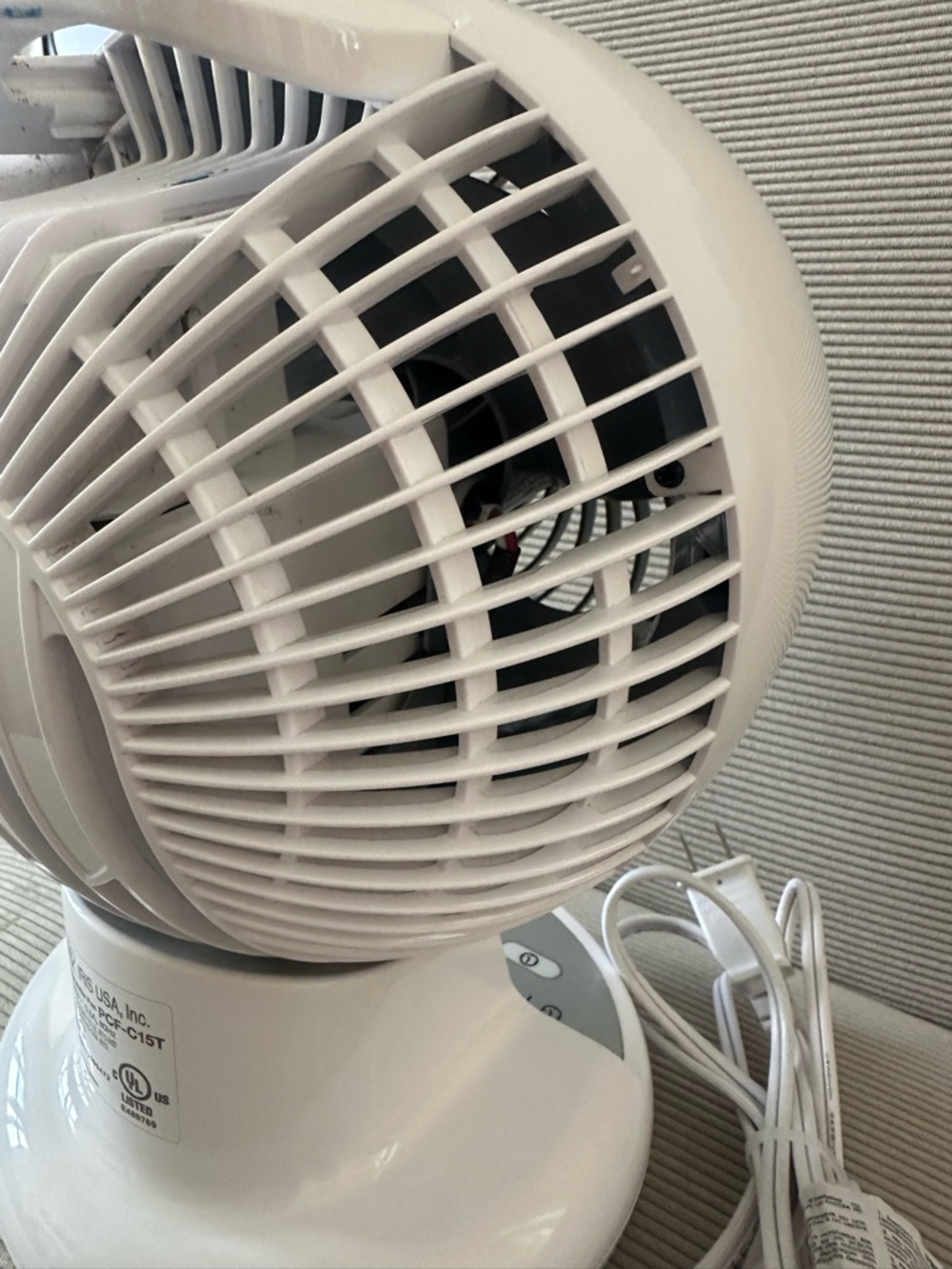 IRIS USA WOOZOO Oscillating Globe Fan (white) - Picture 7 of 14